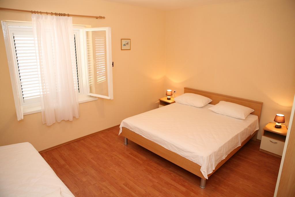 Apartments Radic Trogir Quarto foto